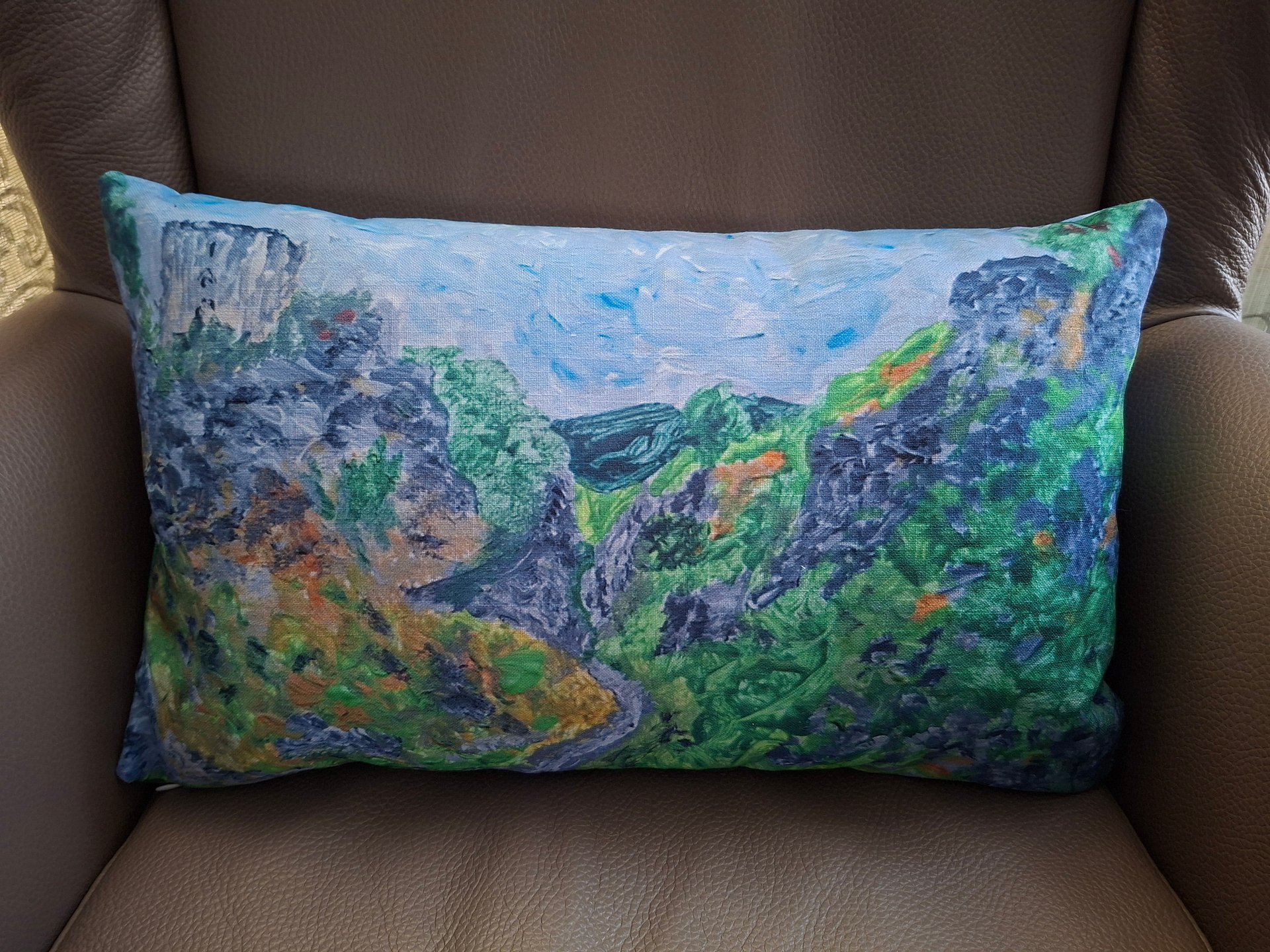 Cavedale cushion product image (2)