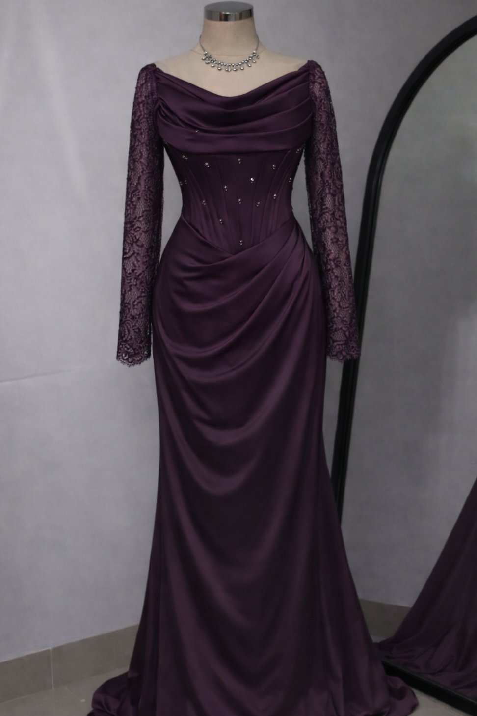 Luxury dress product image (5)