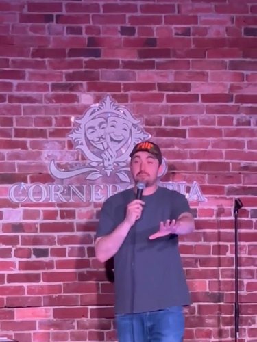 Last night was packed out at one of my new favorites, the @cornercopiacomedy I feel so grateful that lately my headlining set...