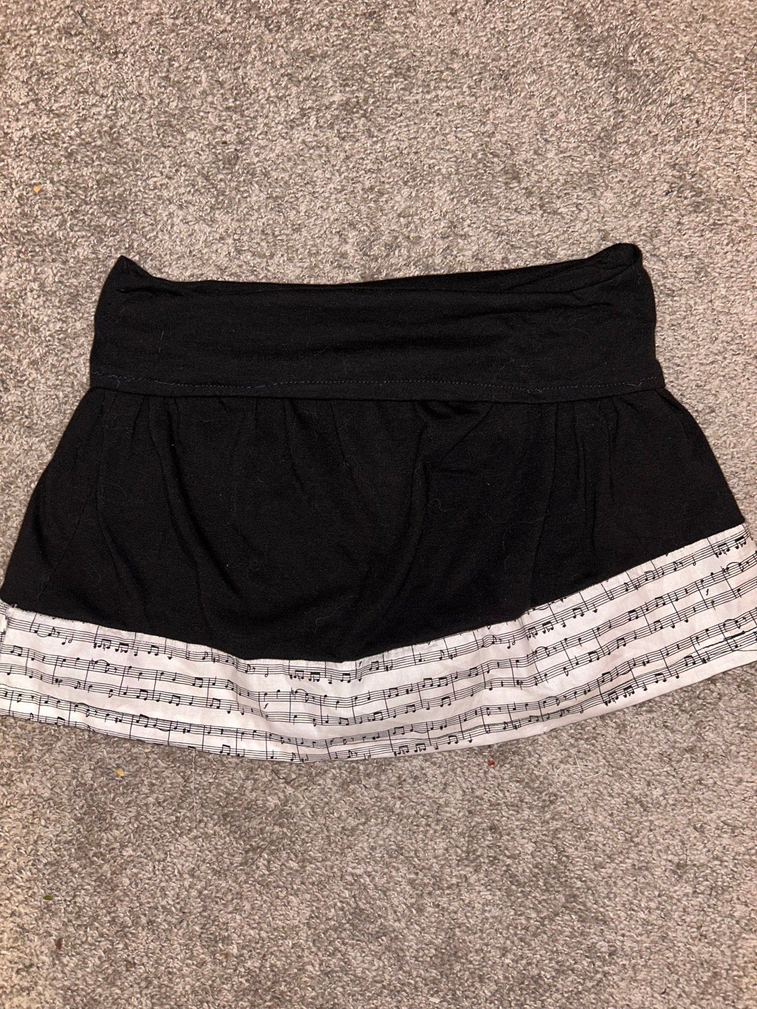 Black stretchy skirt with music note trim product image (4)