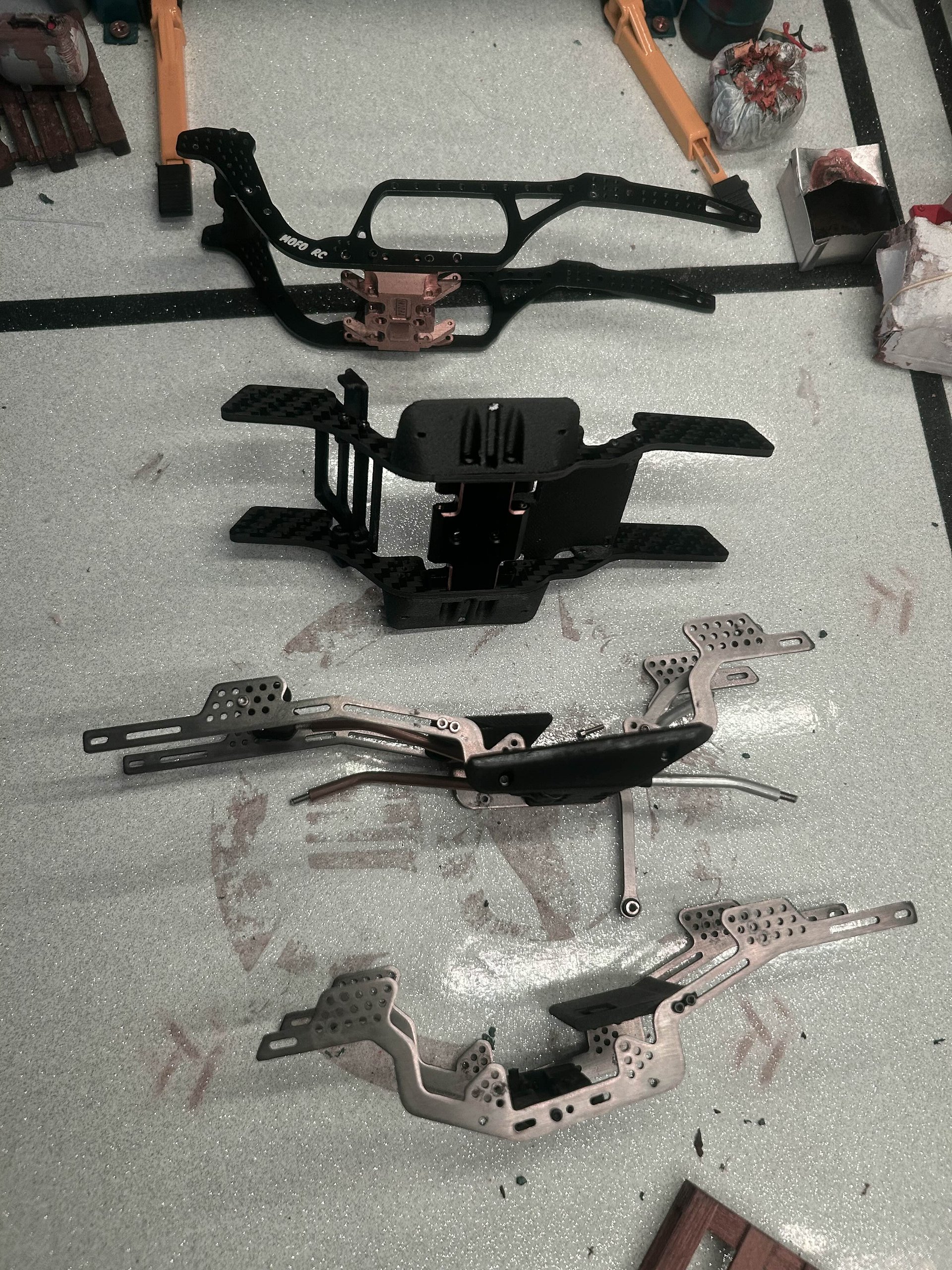 4 Chassis(s) product image (2)