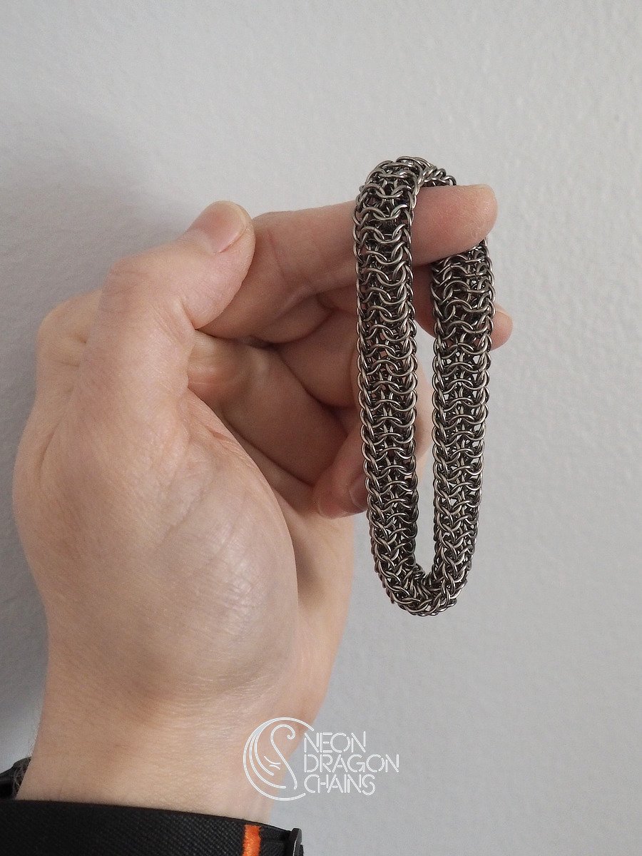 Mobius Fidget Toy / Titanium product image (7)
