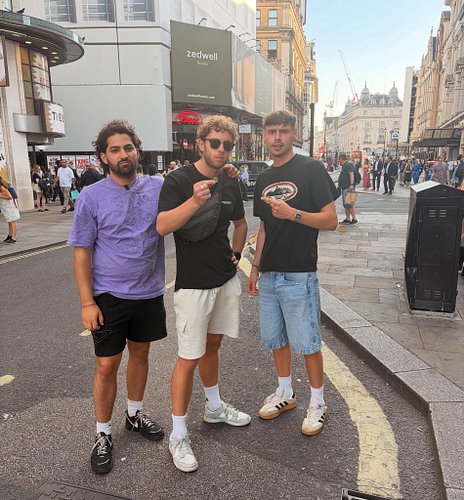 Turning £1 into £1000 in London with a familiar face haha. New video on YouTube now