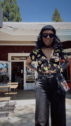 My Journey As A Self-Employed Artist So Far 🌹

Enjoyed 🖤:

✨ Creating meaningful art
✨ Meeting new people
✨ Getting out of my...