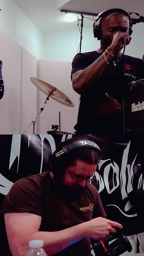 snakeating snakeater: vox 
 #floridametal #orlandobands #streamofentropytoday #whyhesoundlikethat