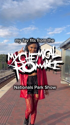 social anxiety was scared of me today 🤣but I had to hype everyone up! EVERYONE looked so good!! 😍🥀
-
🏷️
#mcr #theblackparade ...