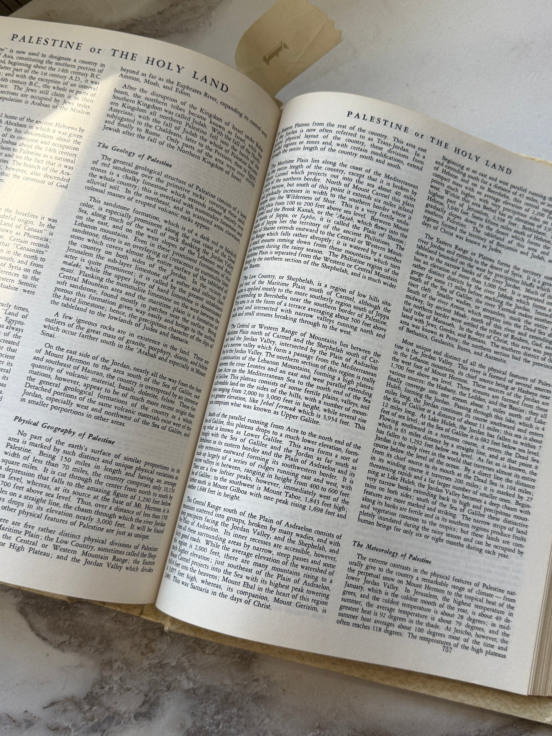 1970 | Holy Bible | King James Version | Fireside Family Edition | Red Letter Illustrated Family Bible | Hertel product image (12)