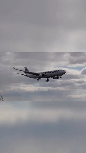 What a thrilling sight! 🌬️✈️ Wide-body aircrafts are gracefully landing on runway 33 amidst the heavy Sunday winds. 💙 #aviati...