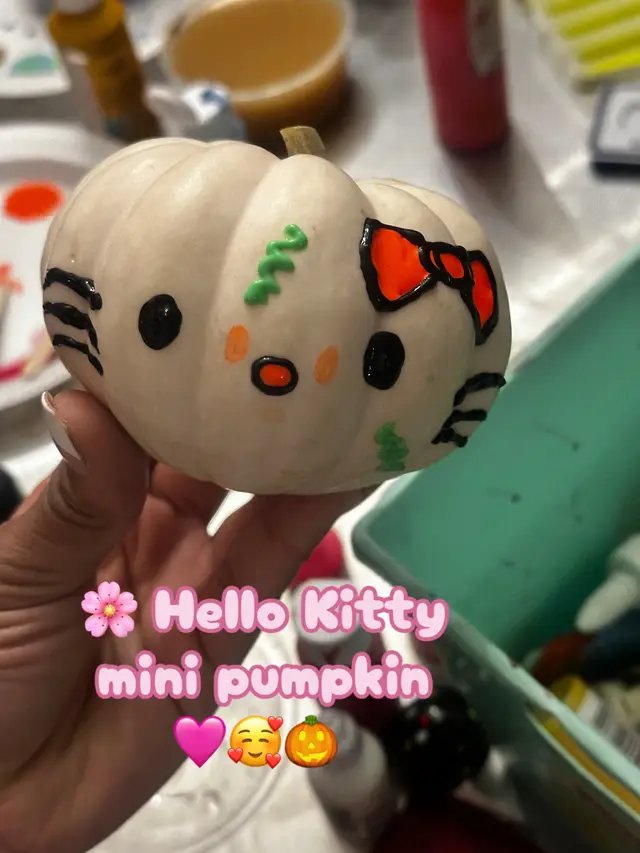 #fallvibes🍂 #minipumpkins #hellokitty #girliepop #halloween 