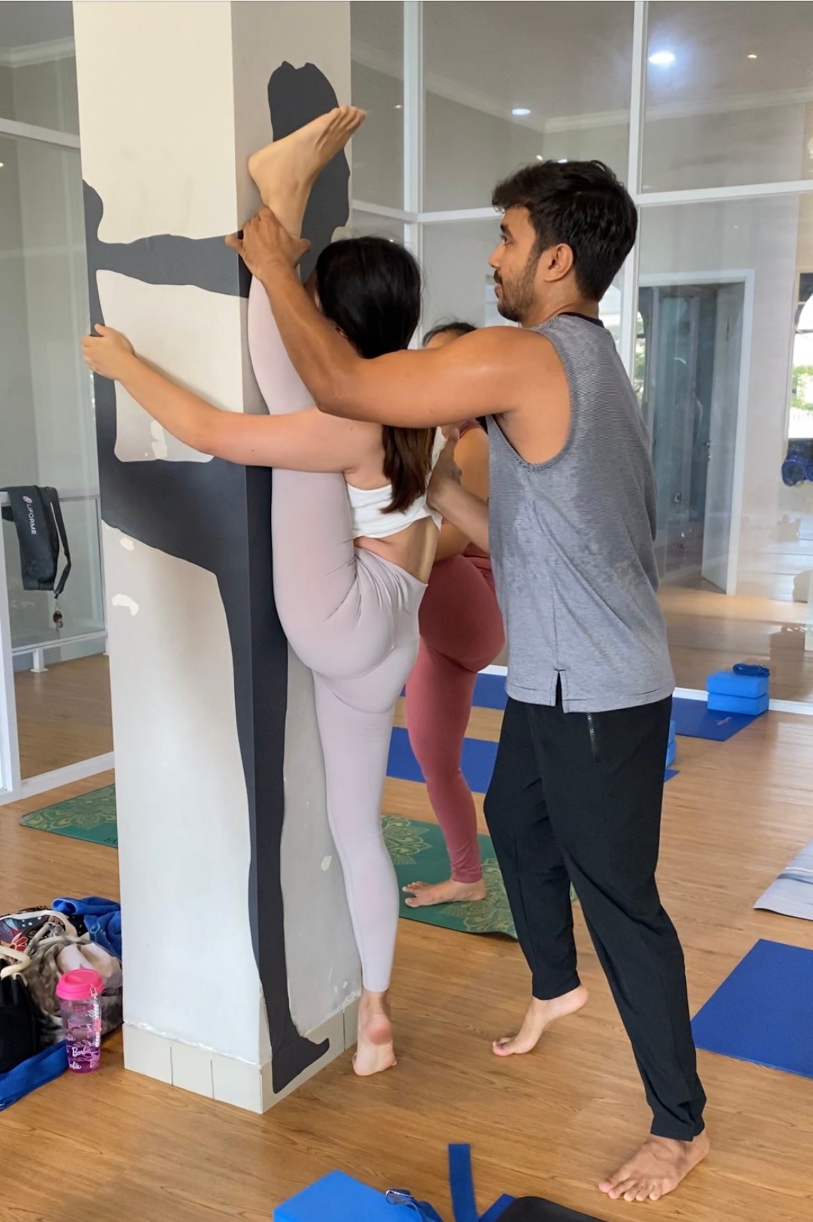 Mastering the Splits: A Comprehensive Guide to Front and Side Splits | Level : ★★ | product image (1)