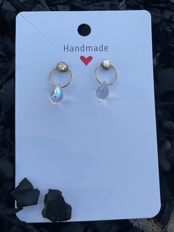 Teardrop earrings product image (1)