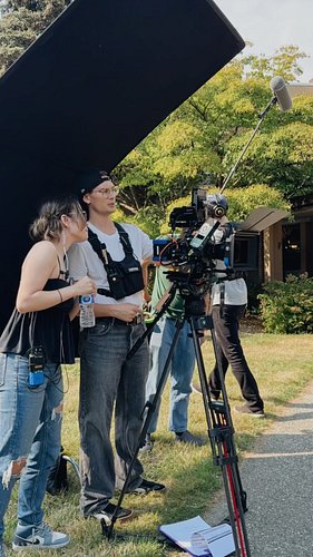 Day ✌🏼 on set for @theglowupfilm working in the art dept 👩🏻‍🎨Learned a lot from this project and got to meet some amazing peo...