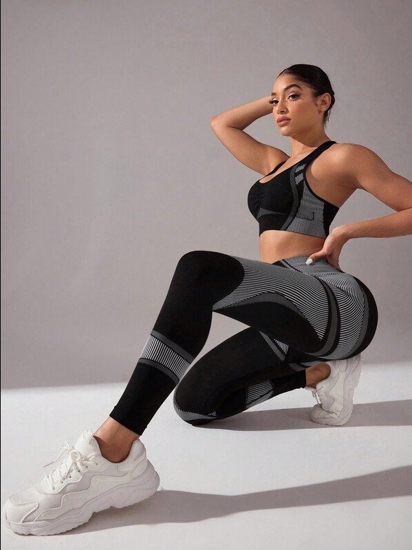 Easithlete Women Summer Solid Color Cropped Vest And Leggings Seamless High Elastic Sports Suit Workout Women Set Women Workout Set Women Leggings Set product image (1)