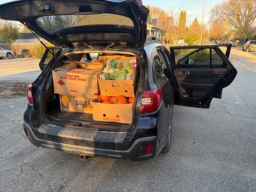 This donation from @redrivercooperative Southdale was redirected to @ma_mawi today by our incredible volunteer, Todd! 🥬🎃