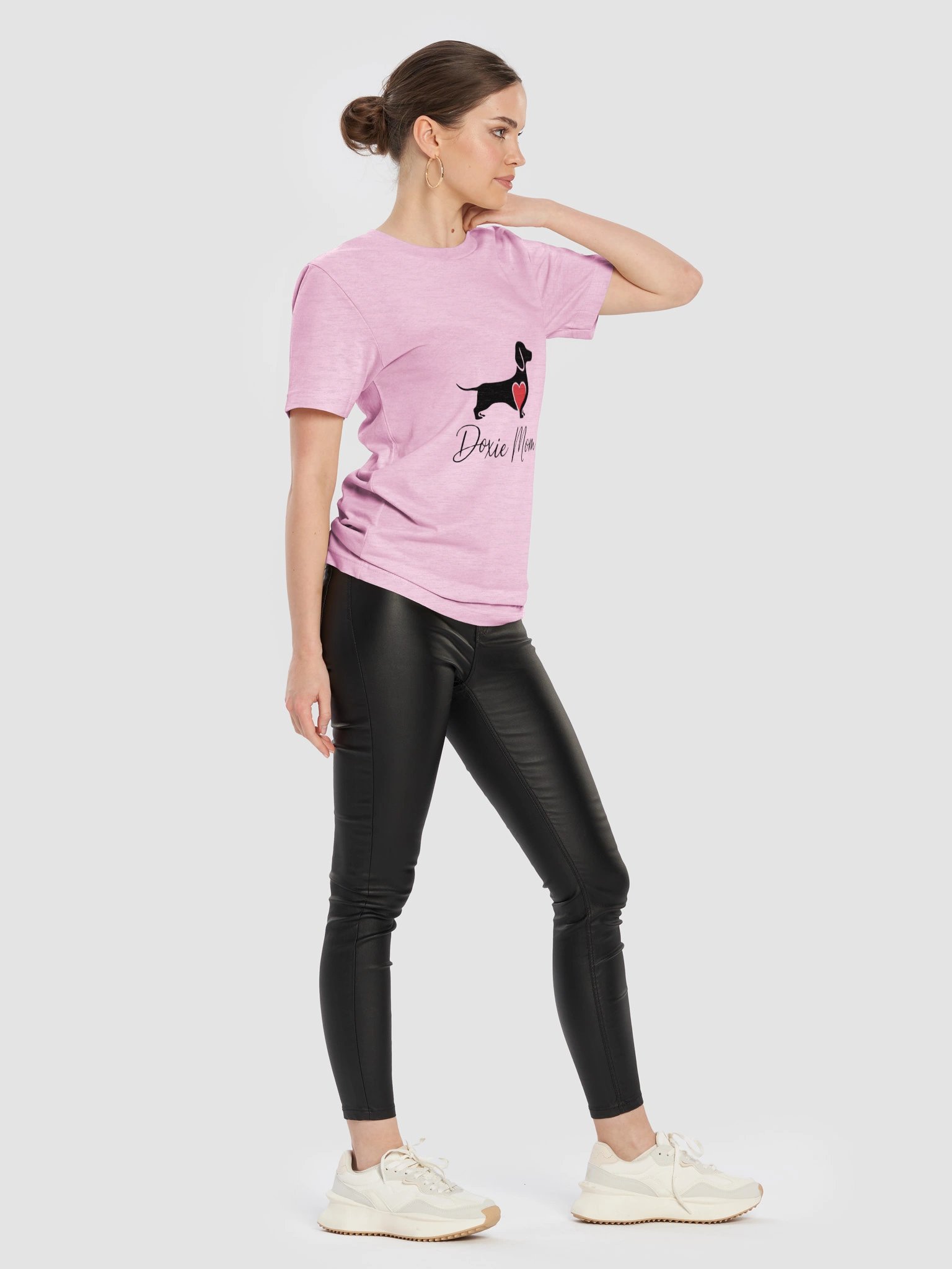 Heart Doxie Mom Shirt | Cute Dachshund Dog T-Shirt product image (4)