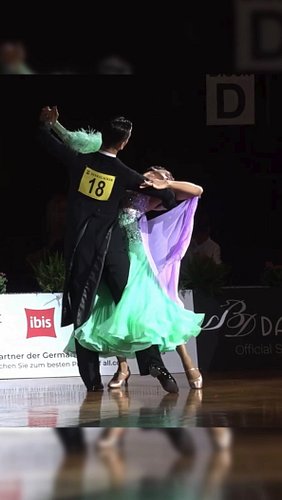 Solo dance Slow Foxtrot GOC 2026 👗🥰 #ballroomdancing #dancesport #gocstuttgart2026 #wdsf
❤️ @bddanceofficial 
💜 @iris_mod 
🖤 ...