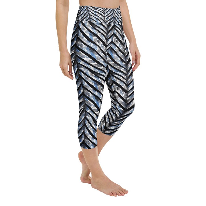 Blue Grey Snake Skin Capri Leggings product image (2)