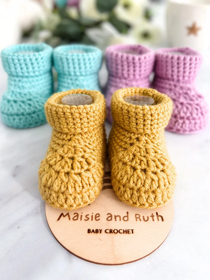 Cozy Steps Baby Booties Crochet Pattern product image (1)