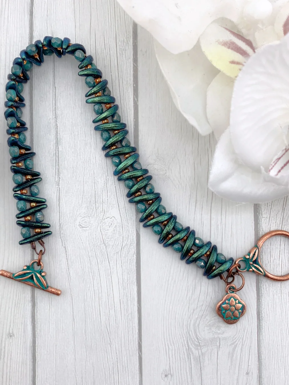 Classy Crescent Necklace and Bracelet Set - Green product image (4)
