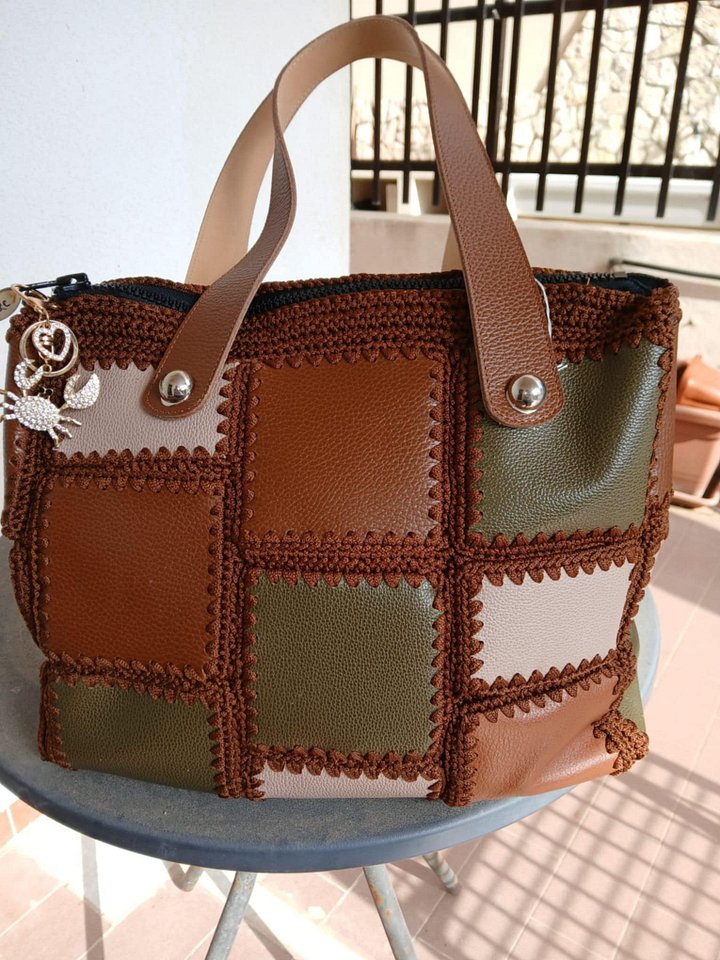 Borsa a scacchi in pelle product image (1)