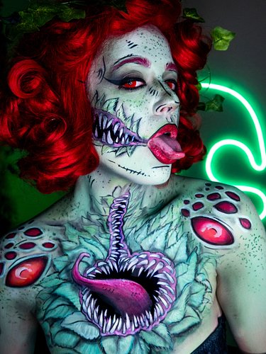 Day 2 | Poison Ivy Mimic? Or Alien? What should we name this? 😂

#31daysofmehronhalloween #mehronmakeup @mehronmakeup 

This ...
