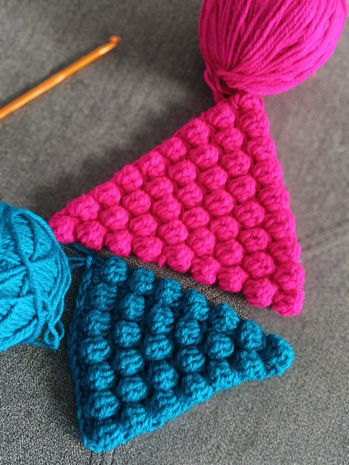 Bobble stitch triangle crochet pattern product image (1)