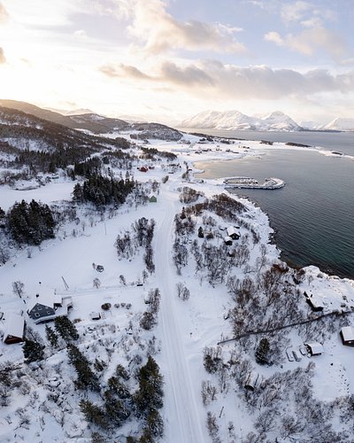 Droneshot📸
-
-
-
-
#winterlandscape #norway #landskap
#norge #vintertid #snartvår #djiair2s
