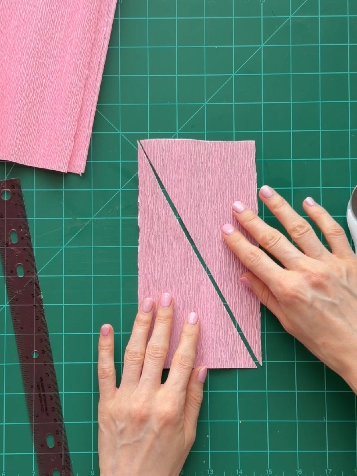 DIY Giant Crepe Paper Lily Flower: 3 sizes Templates from Video Tutorial + Materials Checklist product image (3)