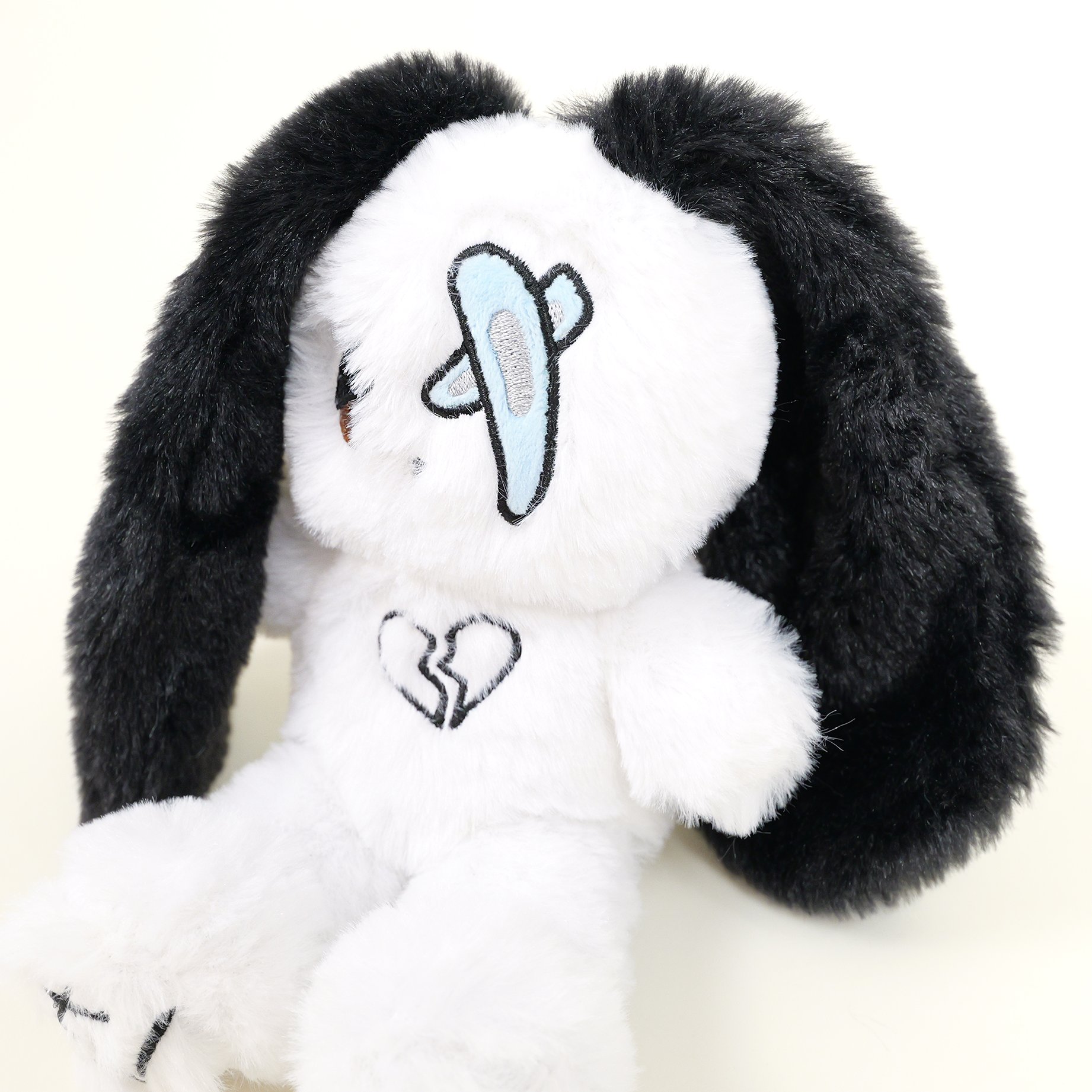 VYVEE Plushie product image (4)