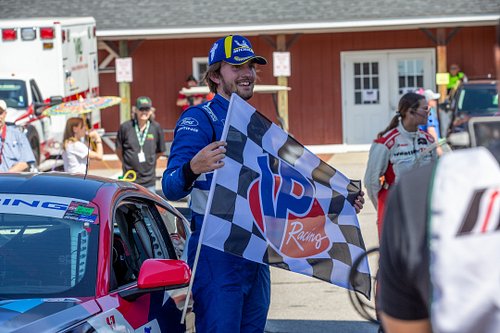 Welcoming a new contributing photographer to RaceCrewMedia!

 David Whealon (@davidwhealonphoto) 

He was on the hills at Vir...