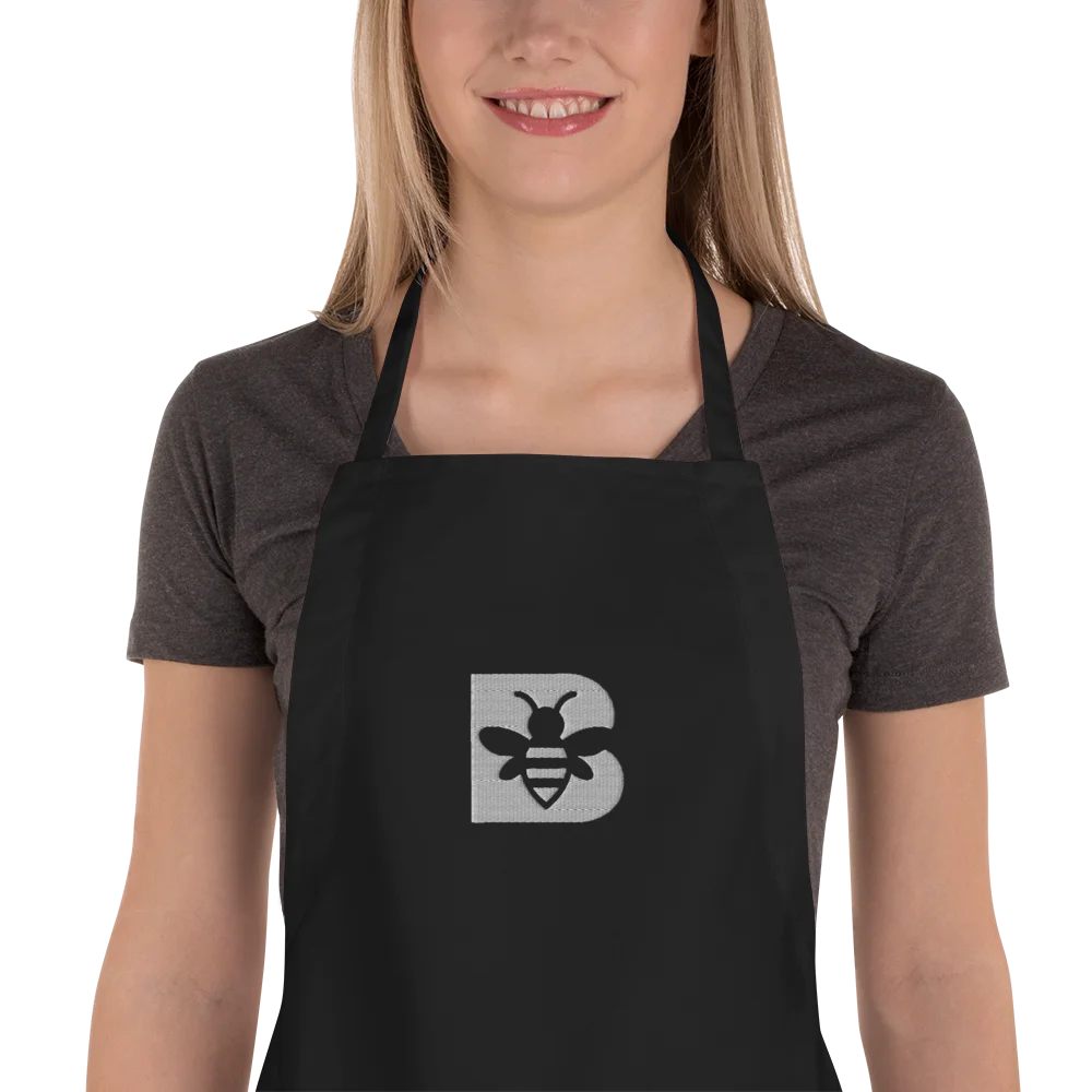Minimal BEA Logo Embroidered Apron product image (1)