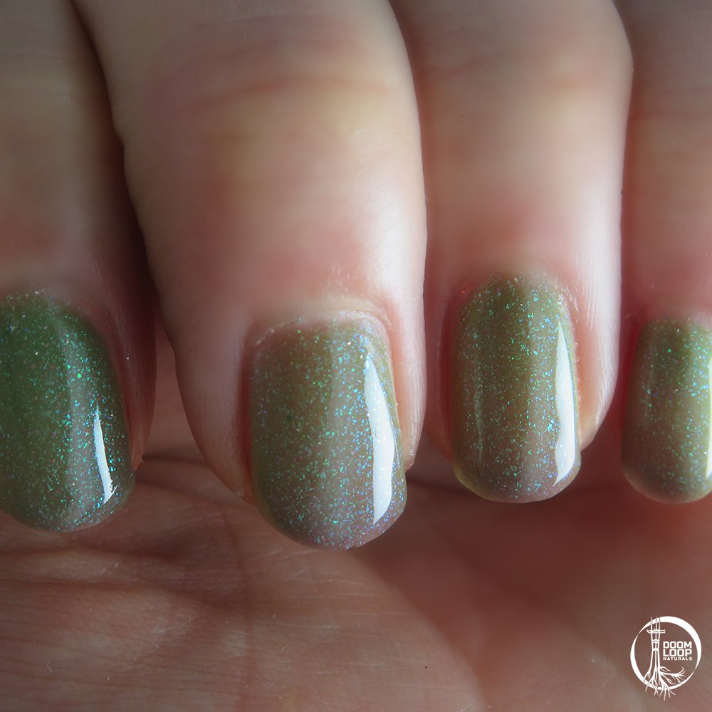 THE GRAVEYARD OF THE REAL - Solar Green to Deep Plum Glitter Polish product image (4)
