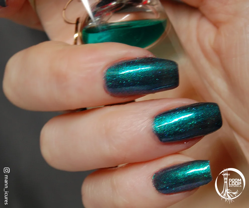 TEMPUS SERPENTIS - Shifty Blue-Green Nail Polish product image (9)