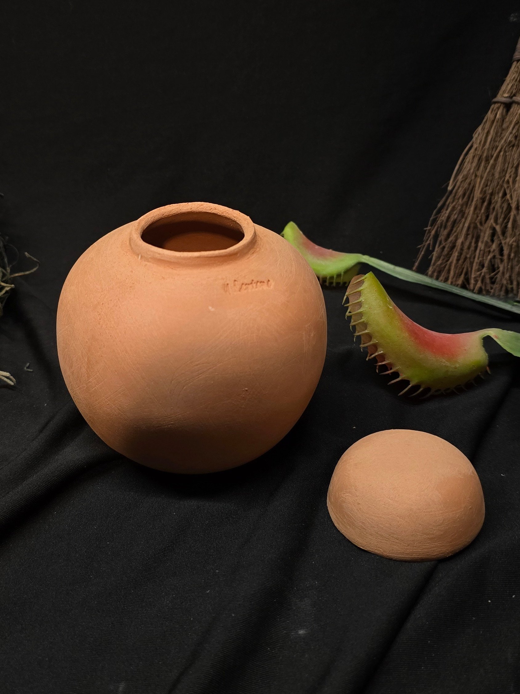 Terracotta Plant Olla Watering System Round Top product image (2)