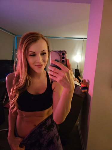 Workout Day 1497: Insane night of abs. Hoping to really see my progress in 3 days. 🥰