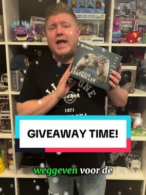 Santa fish is in the house! 🎅🏼🎄Wil jij deze gave controller winnen? Dan moet je dit doen! 1) volg @NaconBenelux  2) volg mij 3) tag een vriend en laat weten welke game jij met deze controller wil spelen! Goodluck! 🍀 #giveaway #nacon #fishanatornl #controller 