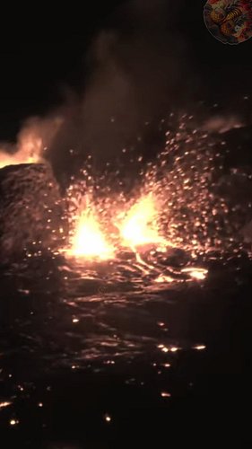 Lava overflowing outta lil’ north while two spatter jets fire off side by side. Caught on our 24/7 Kīlauea cam, Oct 11, 2026....