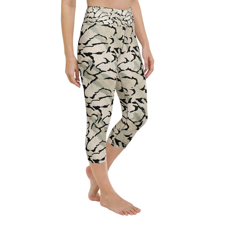 Animal Skin Capri Leggings product image (2)