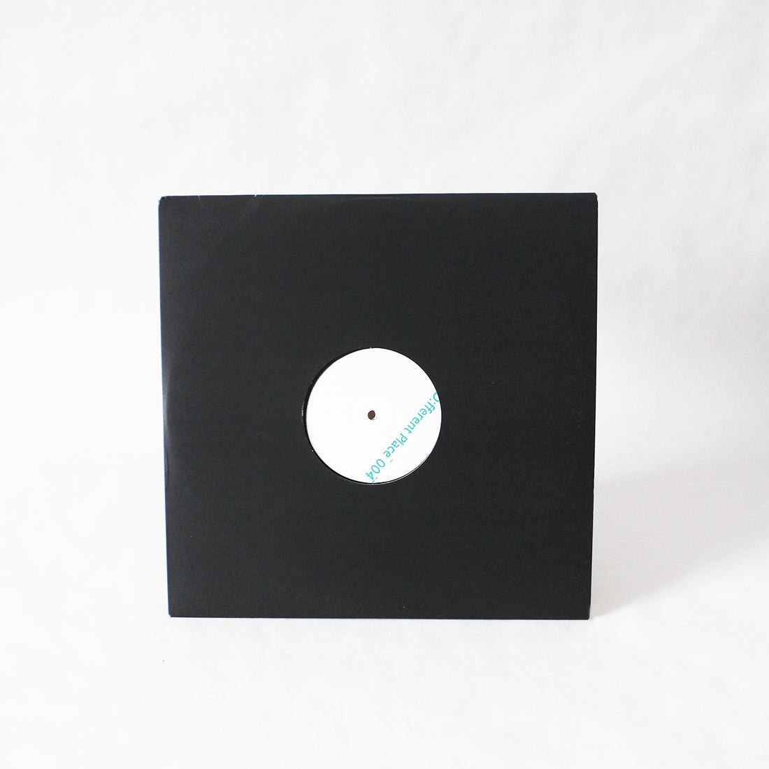 D:fferent Place – D:fferent Place 004 2×12″ (Second Hand) product image (1)