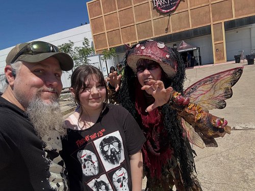 Visited @darkhourhauntedhouse @stiltbeaststudios Half Way To Halloween! #halloween #halfwaytohalloween