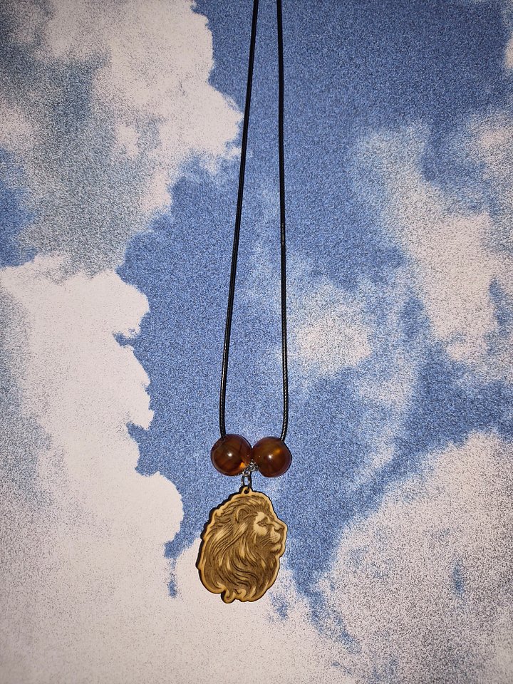 Lion Pendant Necklace Big Beads product image (2)