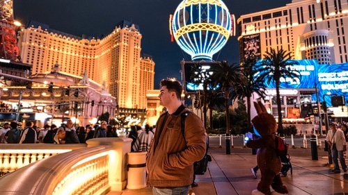 Life feels like a movie sometimes 🍿🎬

New video is on my YouTube about my first time at CES link in bio 👆🏻