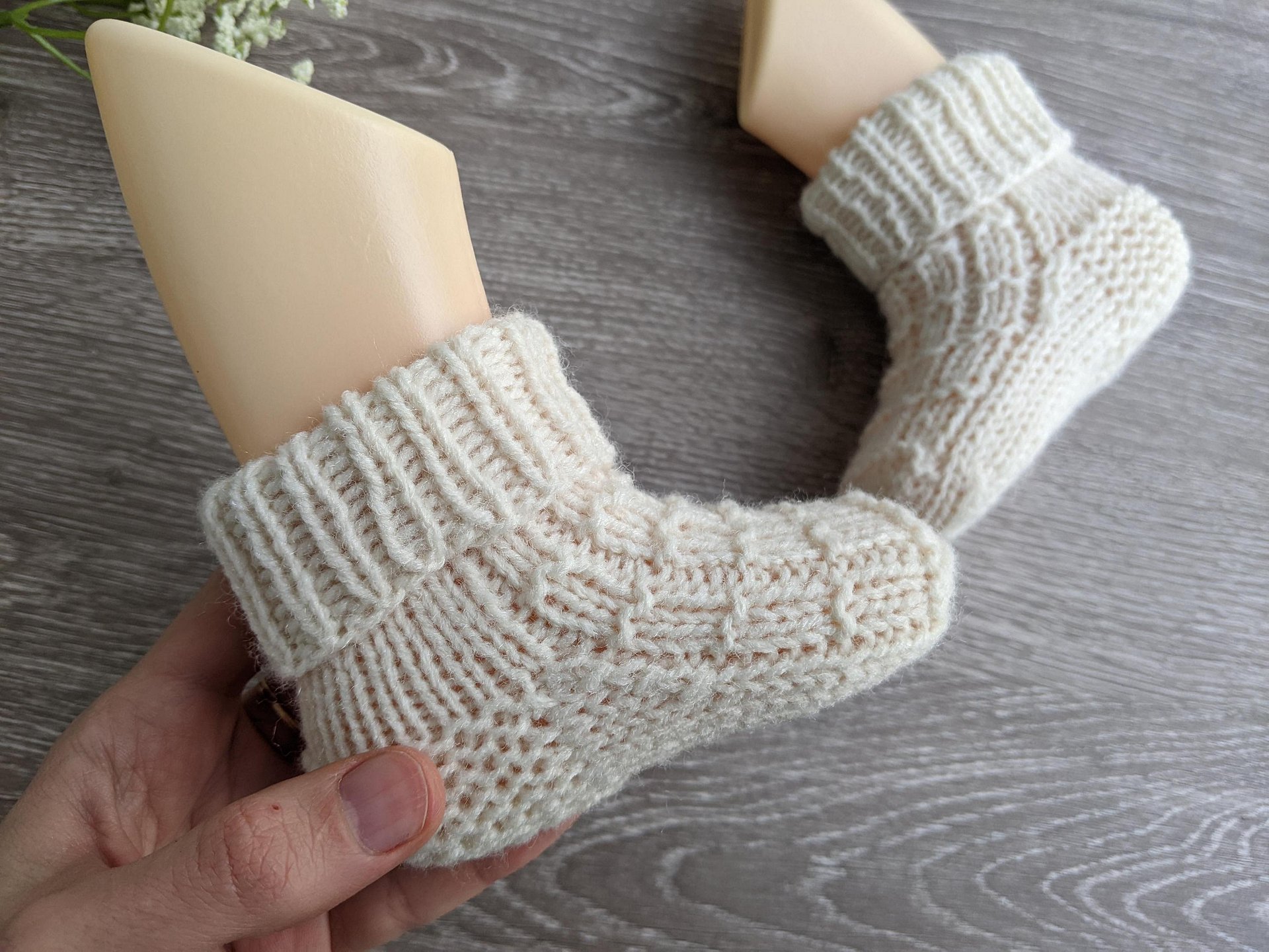 Easy Knit Newborn Baby Socks Pattern product image (3)