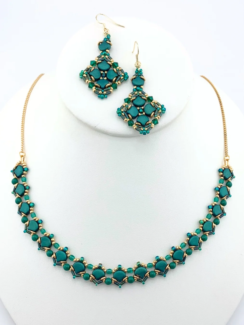 Queen’s Trellis Necklace - Green product image (4)