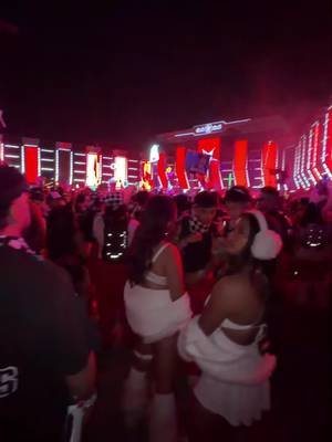 Spongebob's festival moves are unreal! Wait for the crowd reaction... #Spongebob #FestivalVibes #DanceChallenge #Viral #Funny