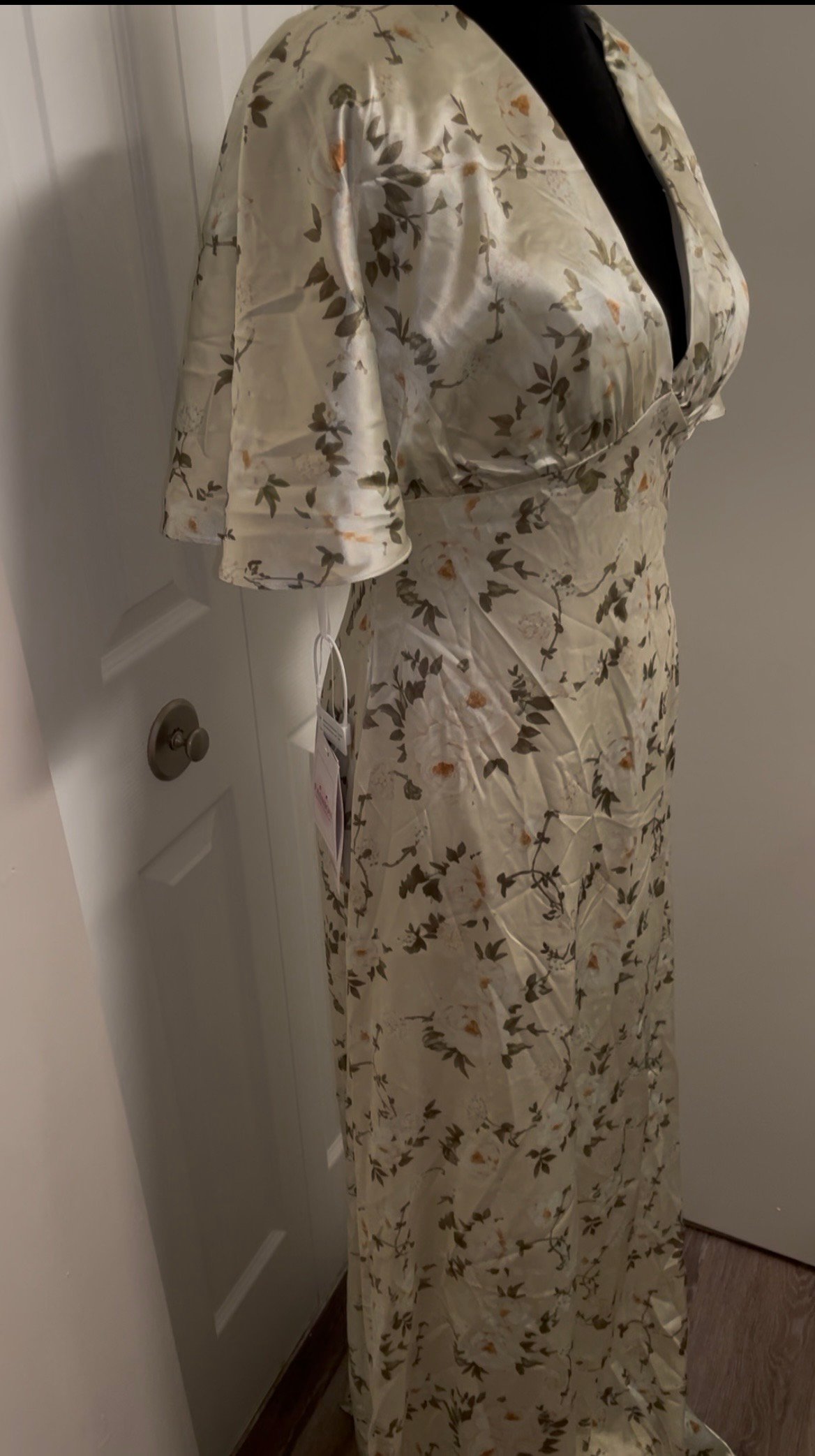 Luxury dress product image (2)