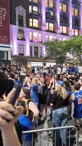 Miracle (Pullups) on 34th Street - Knicks Win!!