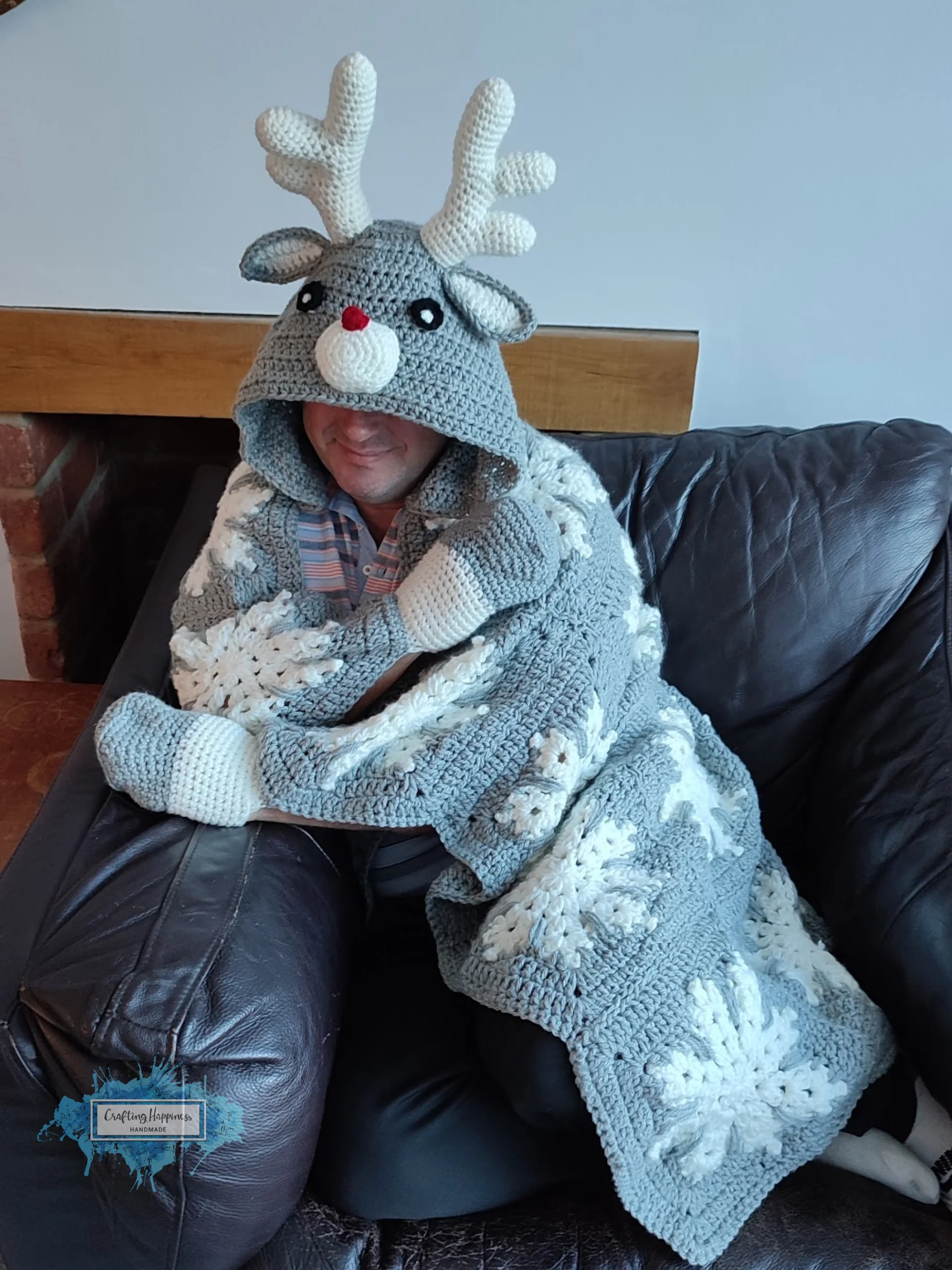 Reindeer Hooded Blanket Crochet Pattern | Christmas Afghan (PDF Pattern) product image (1)