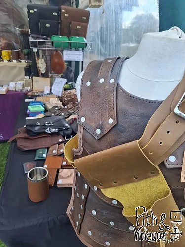 Leather is one of those rare materials that gets better with age.

My job is simply to give it a good start.

#leatherworker ...