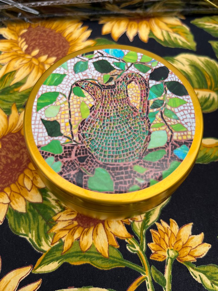 Candle product image (1)